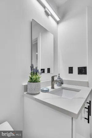 $2,500 | 1103 Fern Street Northwest, Unit 301, Washington, DC 20012