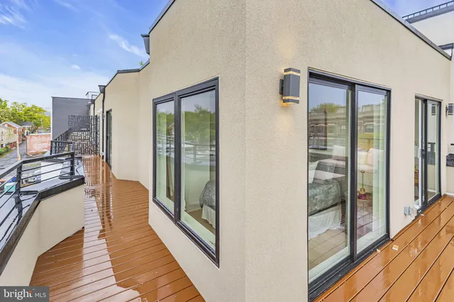 a car parked in front of a building