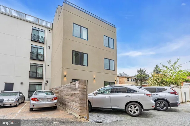 $2,500 | 1103 Fern Street Northwest, Unit 301, Washington, DC 20012