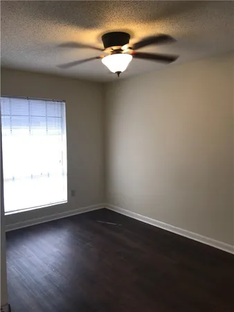 $950 | 4709 Harmon Avenue, Unit 420, Austin, TX 78751