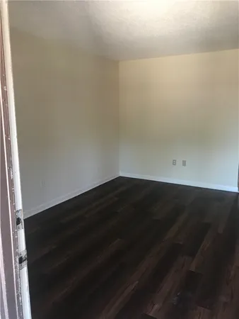 $950 | 4709 Harmon Avenue, Unit 420, Austin, TX 78751