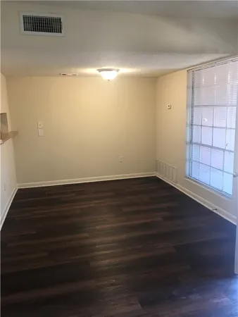 $950 | 4709 Harmon Avenue, Unit 420, Austin, TX 78751