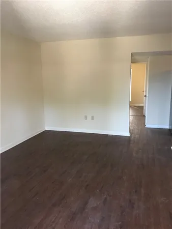 $950 | 4709 Harmon Avenue, Unit 420, Austin, TX 78751