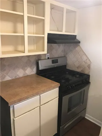$950 | 4709 Harmon Avenue, Unit 420, Austin, TX 78751