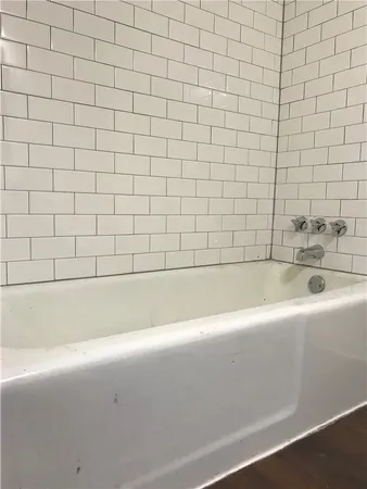 $950 | 4709 Harmon Avenue, Unit 420, Austin, TX 78751