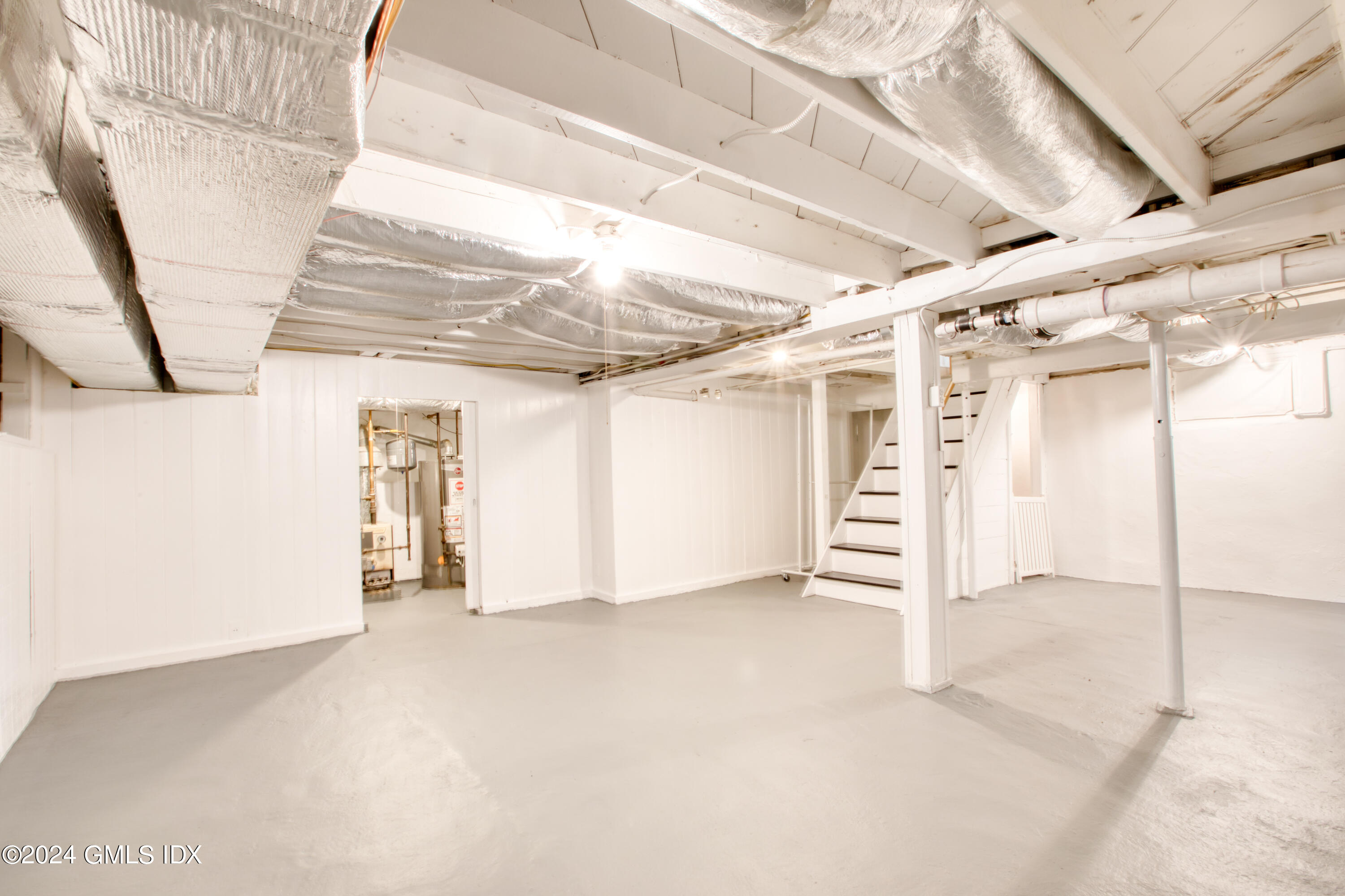 4 R Highview Avenue Old Greenwich, CT 06870 - Photo 15 of 21 a view of empty room with wooden walls