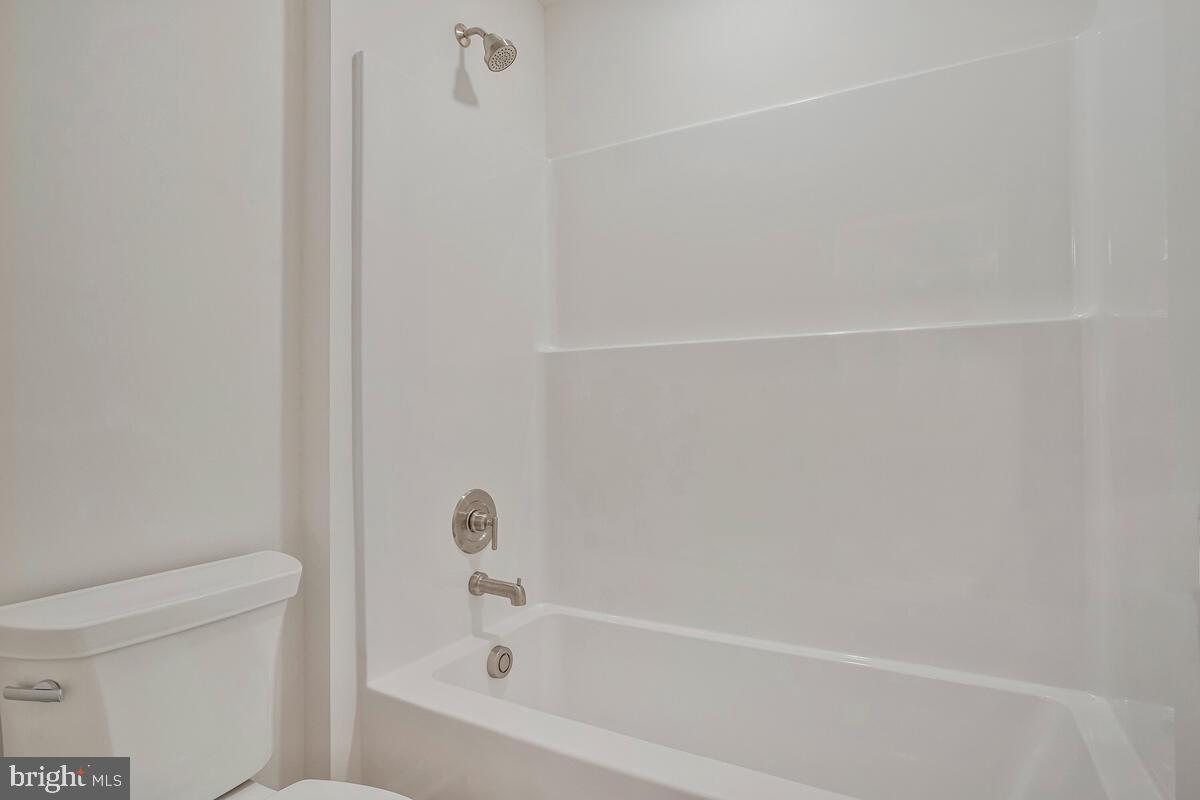 721 Nollmeyer Road Middle River, MD 21220 - Photo 27 of 33 a bathroom with a bathtub