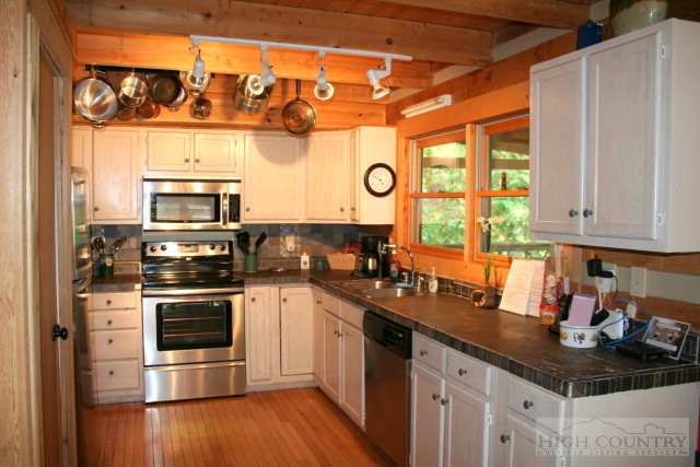 250 St John's Ridge Road Sugar Grove, NC 28679 - Photo 4 of 9 Gallery Image 4