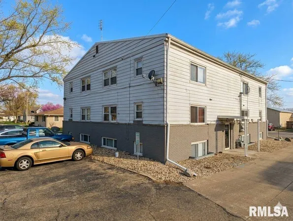 $770,000 | 522 North Main Street, Hanna City, IL 61536