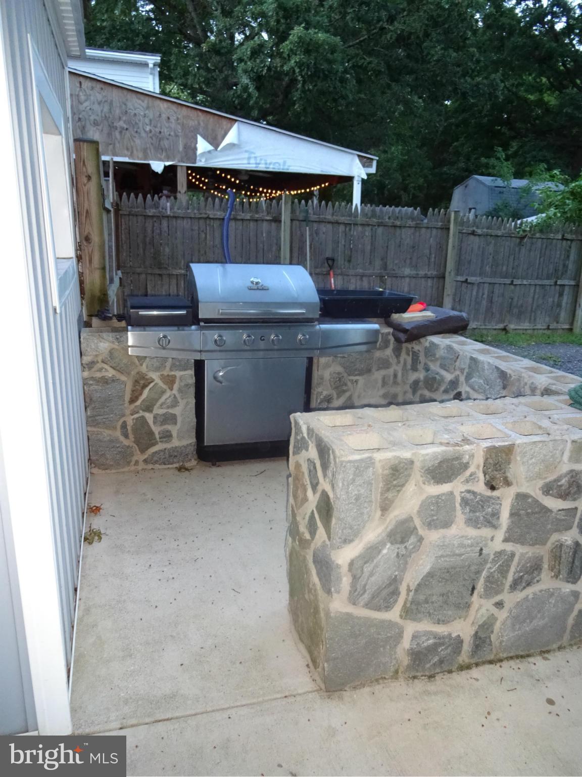 1631 Williams Avenue Baltimore, MD 21221 - Photo 25 of 28 Built in Grill off of the Patio