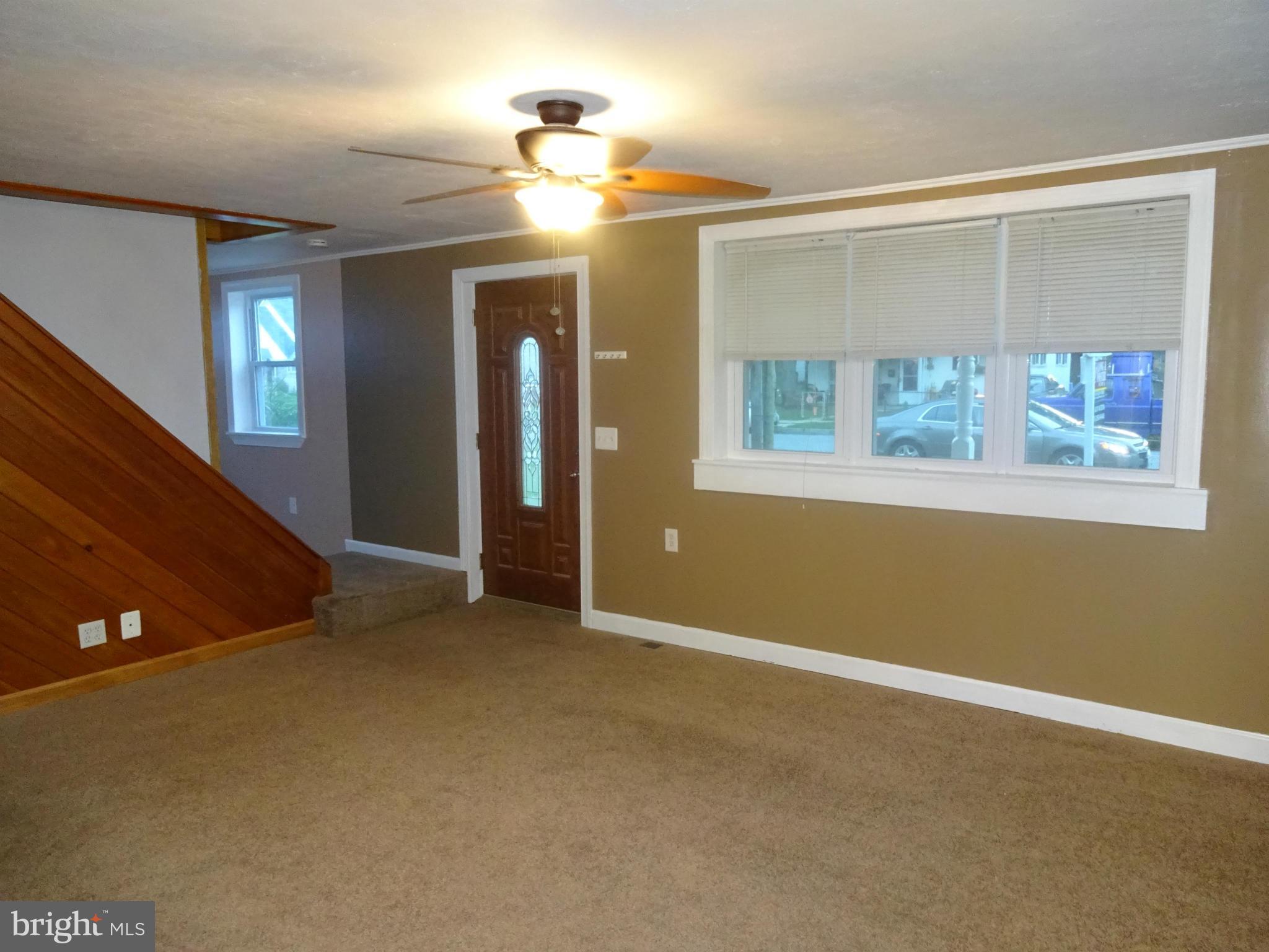 1631 Williams Avenue Baltimore, MD 21221 - Photo 4 of 28 Living Room w/ Ceiling Fan