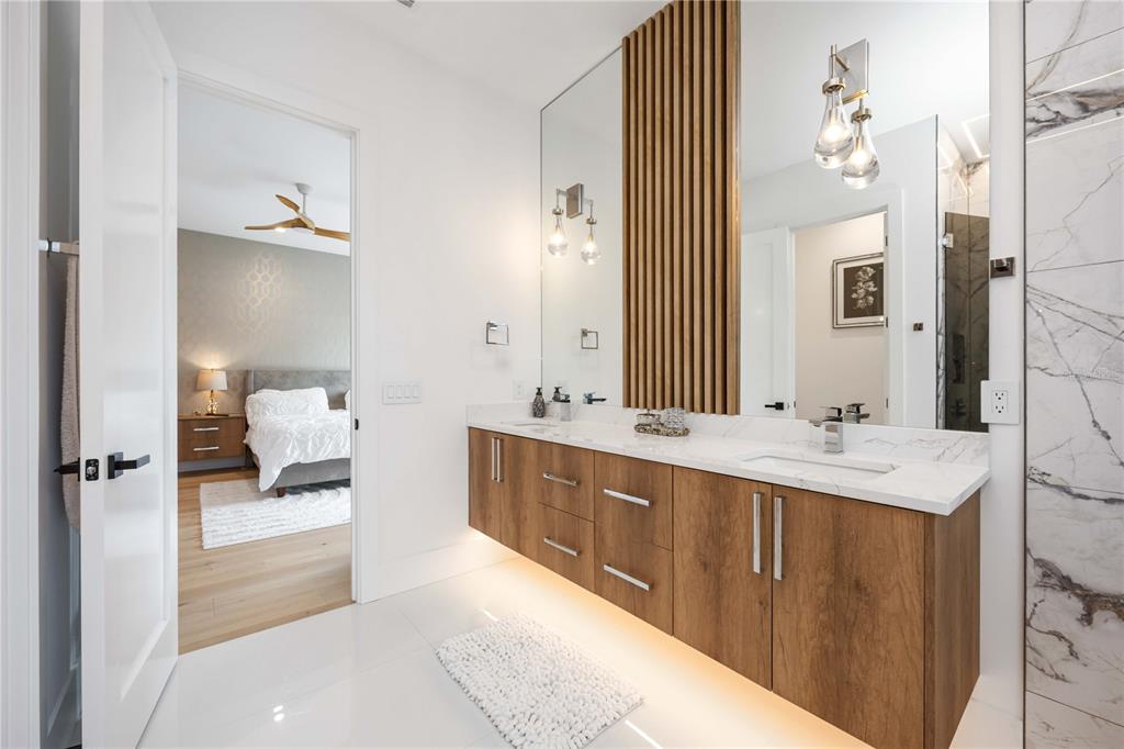 2314 Prospect Street Sarasota, FL 34239 - Photo 13 of 33