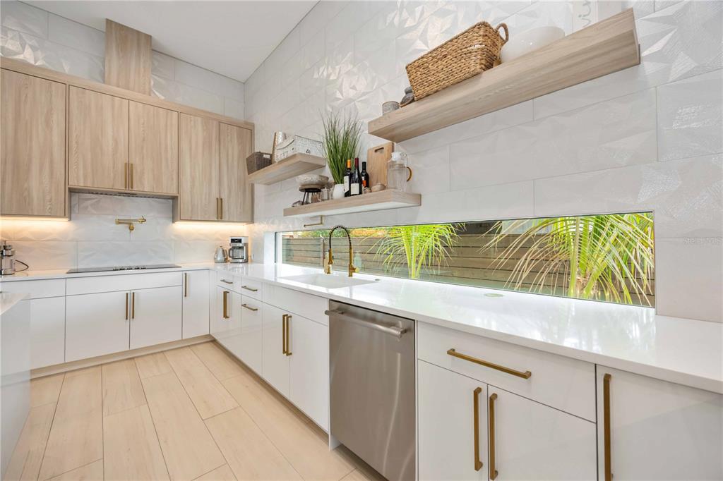 2314 Prospect Street Sarasota, FL 34239 - Photo 7 of 33