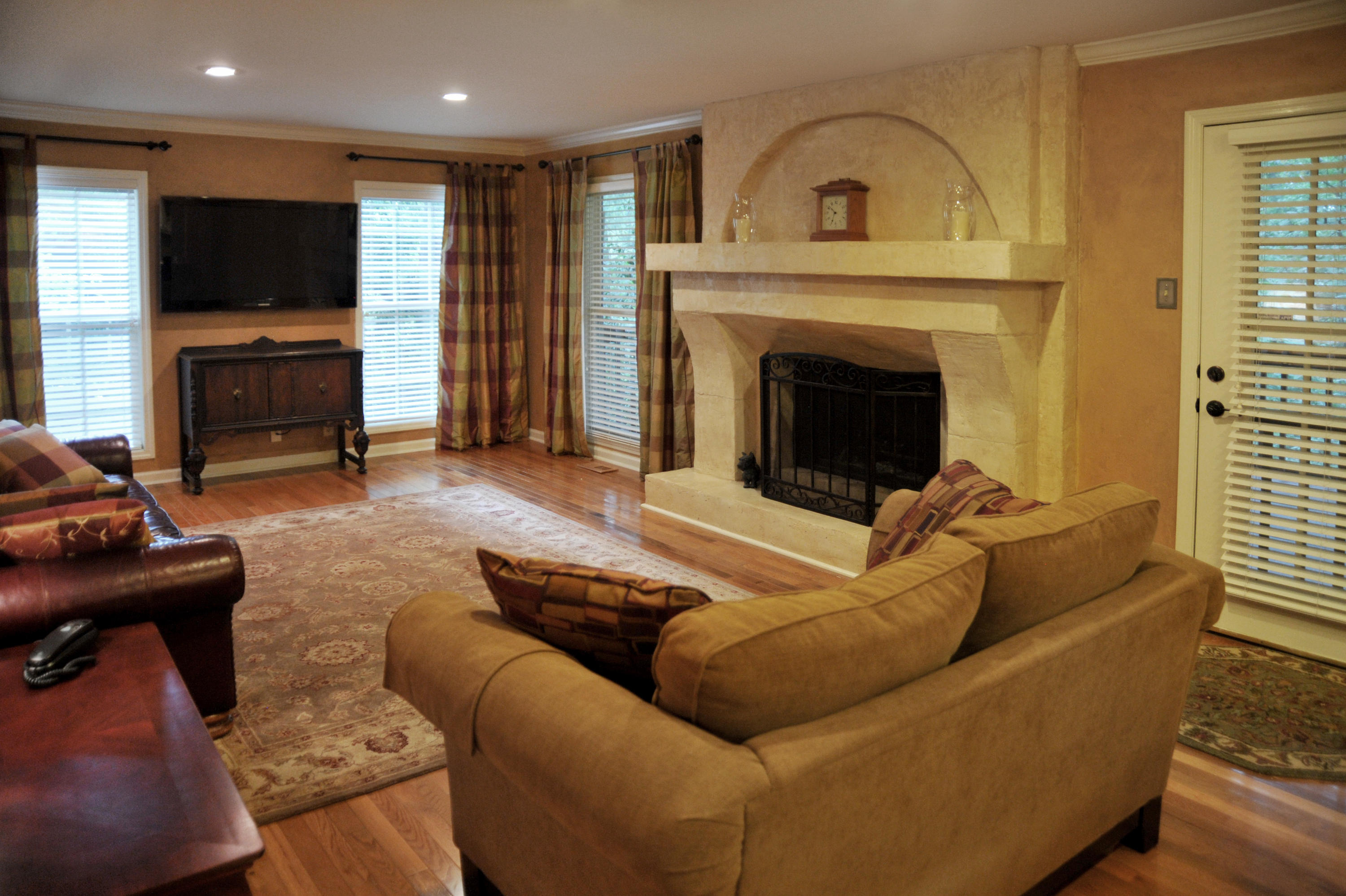 8609 Nubbin Ridge Road Knoxville, TN 37923 - Photo 5 of 19 Family Room