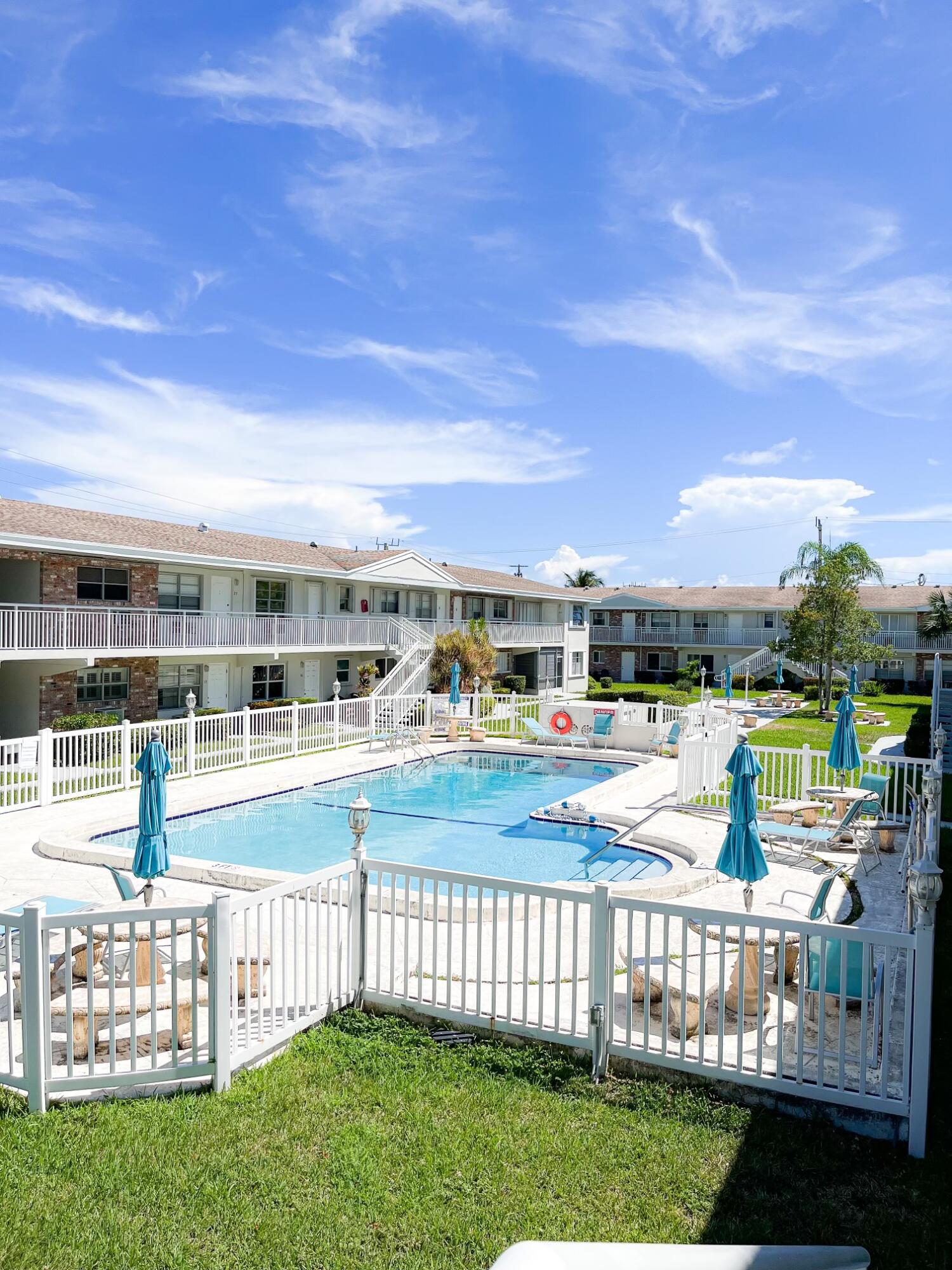 3860 Northeast 21st Way, Unit 39 Lighthouse Point, FL 33064 - Photo 12 of 38 037C079A-4C89-44AA-83F6-73FD69E28912