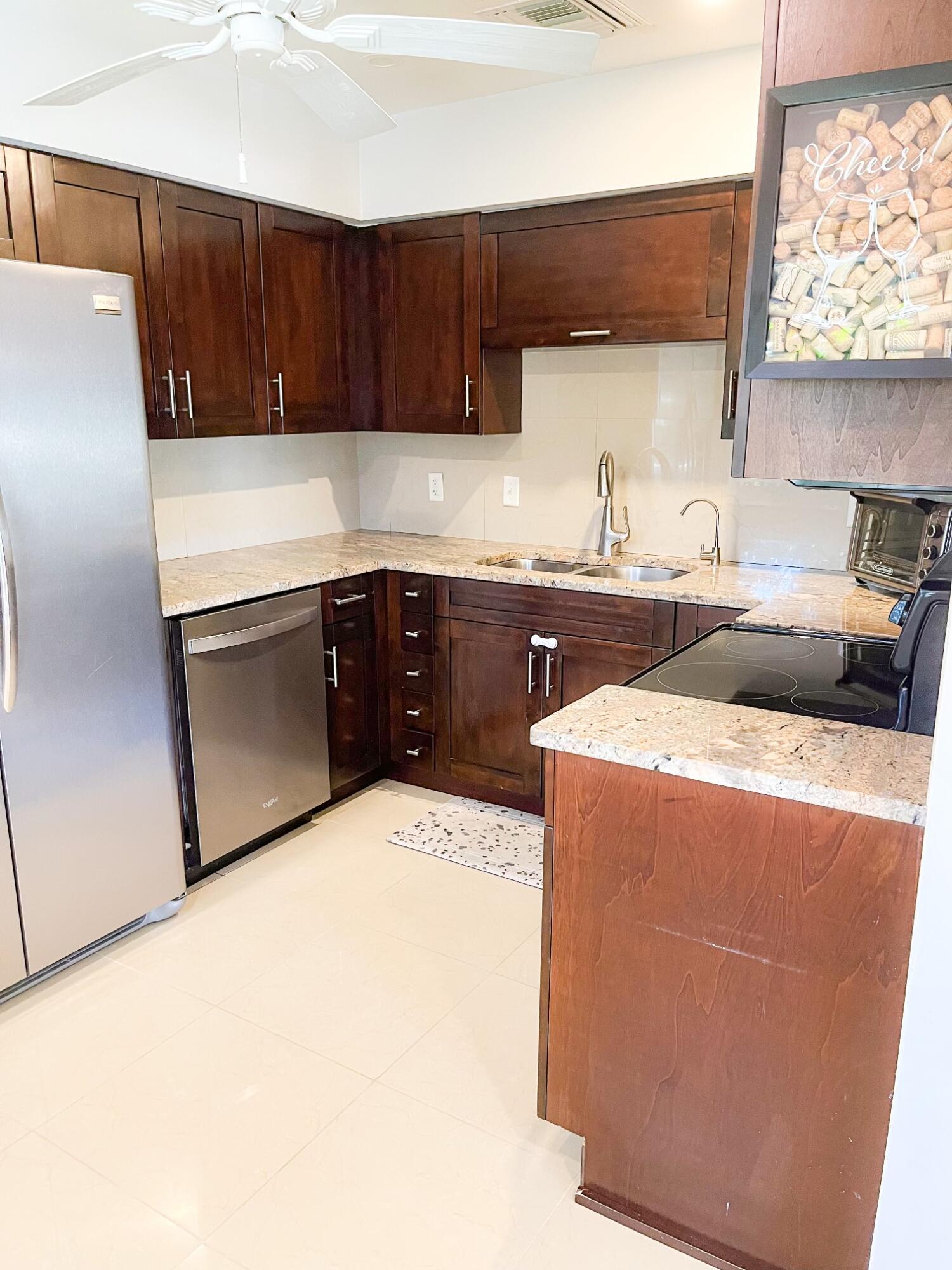 3860 Northeast 21st Way, Unit 39 Lighthouse Point, FL 33064 - Photo 22 of 38 DAEEAA9F-5F6F-47E3-BFB7-628E02E0EE66