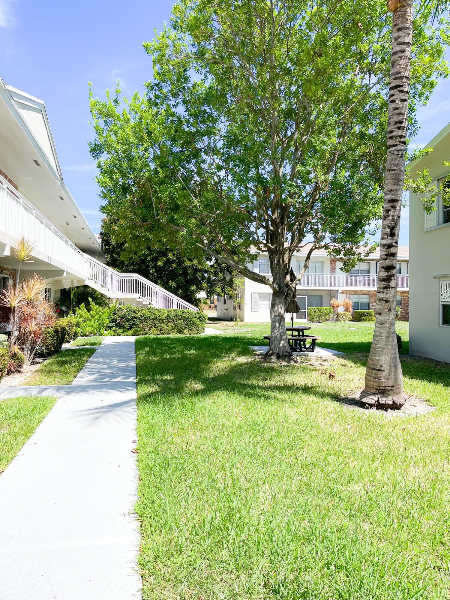 3860 Northeast 21st Way, Unit 39 Lighthouse Point, FL 33064 - Photo 6 of 38 68C9CFE6-D8C2-4C90-A868-84FE4E432CF1