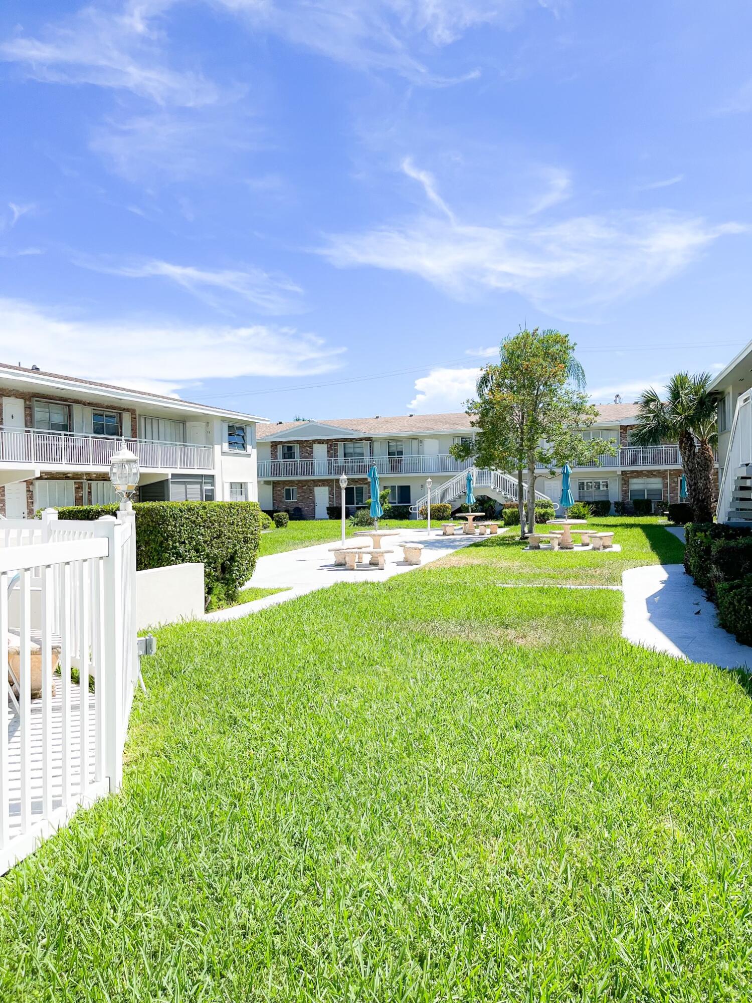 3860 Northeast 21st Way, Unit 39 Lighthouse Point, FL 33064 - Photo 10 of 38 E1304D2C-379F-483B-88B3-3338CB0BF796