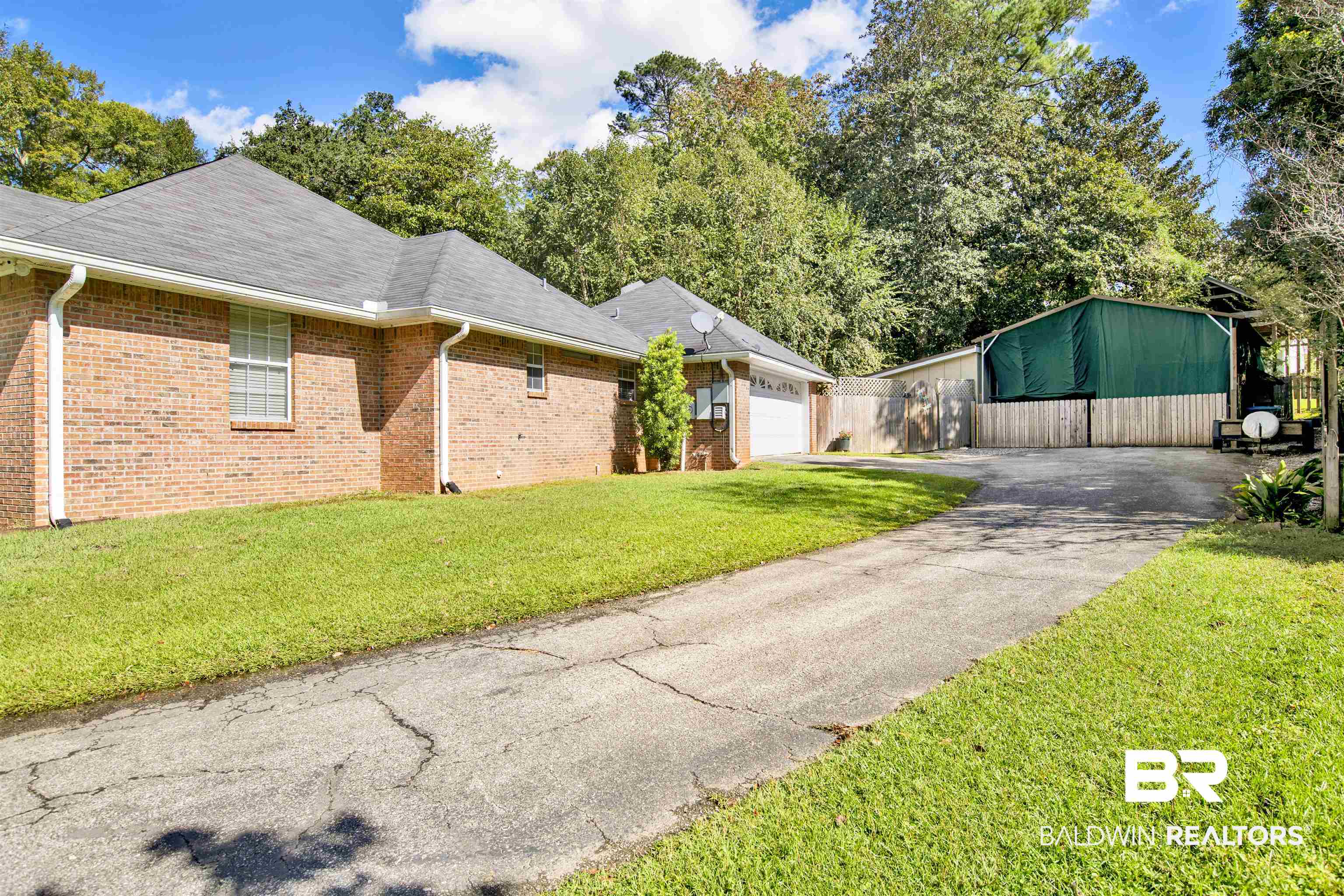 822 Artillery Range Daphne, AL 36527 - Photo 7 of 48 Driveway Side