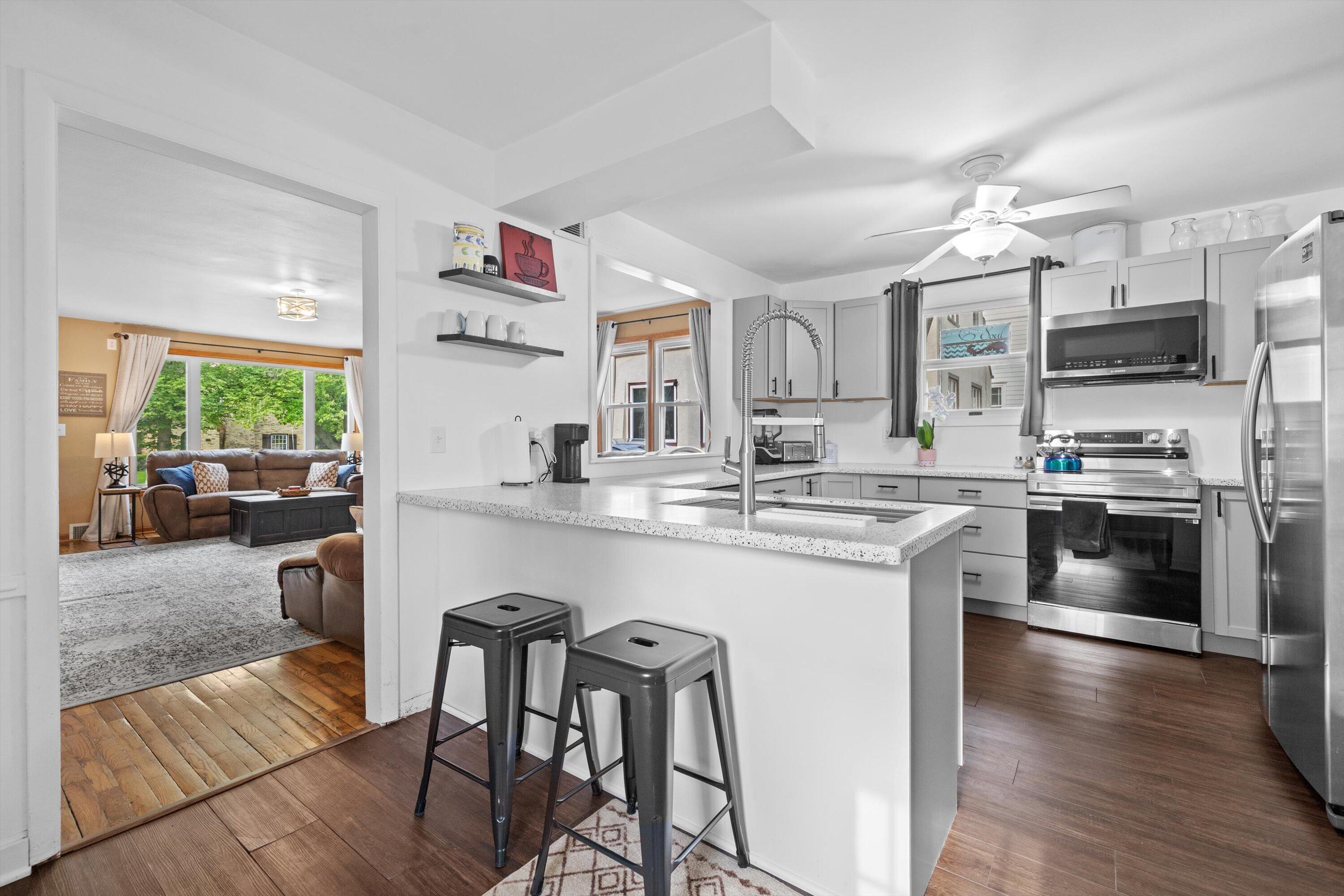 613 Parish Street Delavan, WI 53115 - Photo 22 of 44 21-IMG_3438