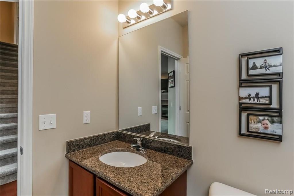 3058 Fantail Court Rochester Hills, MI 48309 - Photo 22 of 43