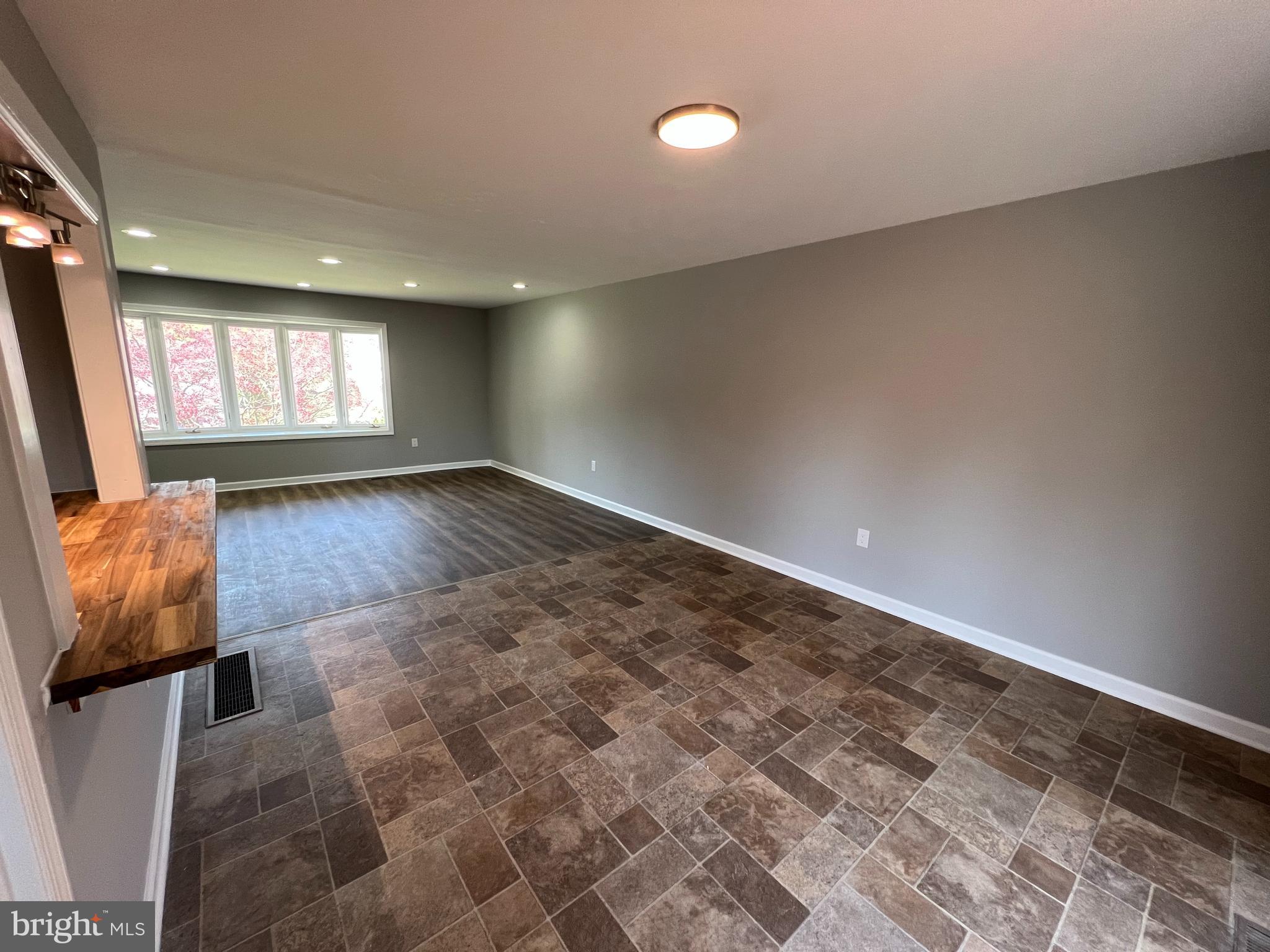 3445 Edenbridge Road York, PA 17402 - Photo 7 of 17 Gallery Image 7