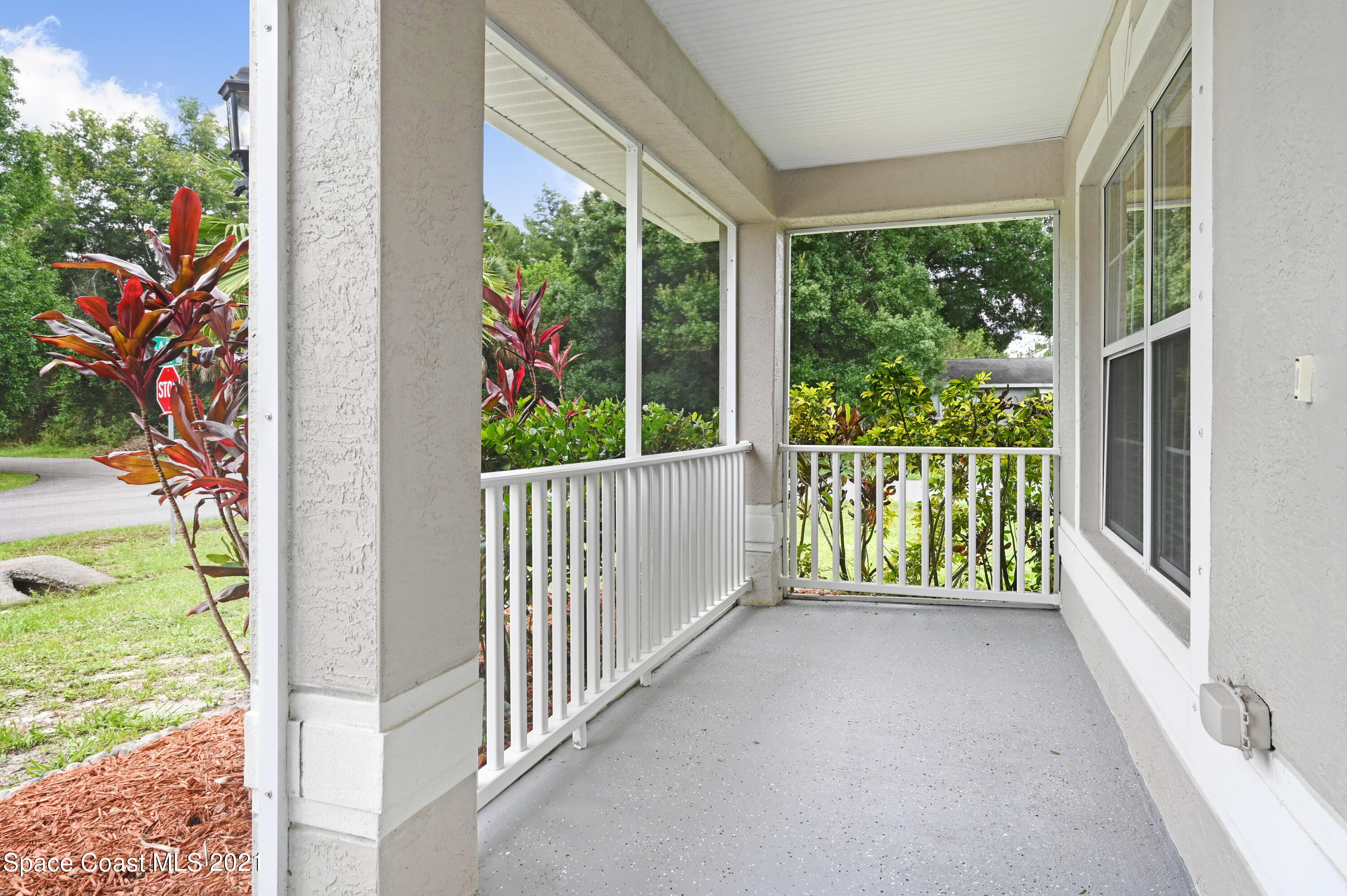707 Atlantis Road Southeast Palm Bay, FL 32909 - Photo 3 of 26 DSC_1235