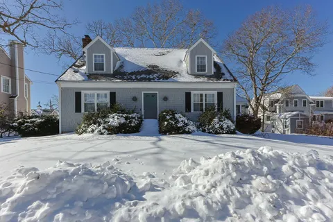$1,400,000 | 24 Montgomery Court, Falmouth, MA 02540