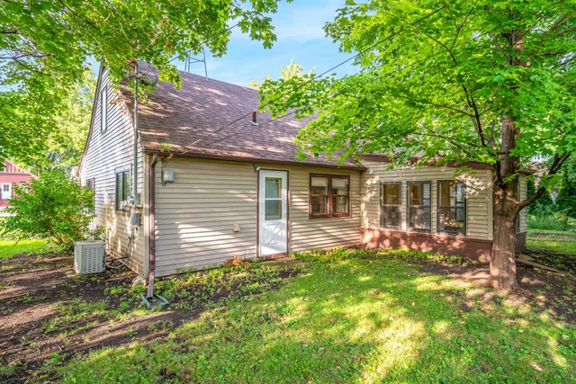 $255,000 | 308 East Mc Williams Street, Fond du Lac, WI 54935