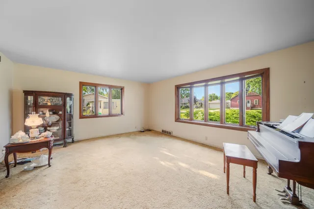 $255,000 | 308 East Mc Williams Street, Fond du Lac, WI 54935