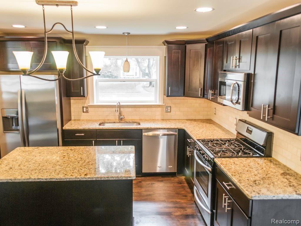 427 Woodside Road Royal Oak, MI 48073 - Photo 8 of 45 Kitchen 1C.jpg
