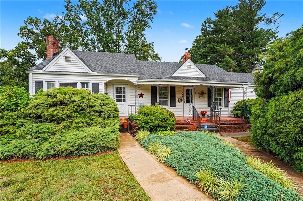 133 Mountain View Road King, NC 27021 - Photo 3 of 35