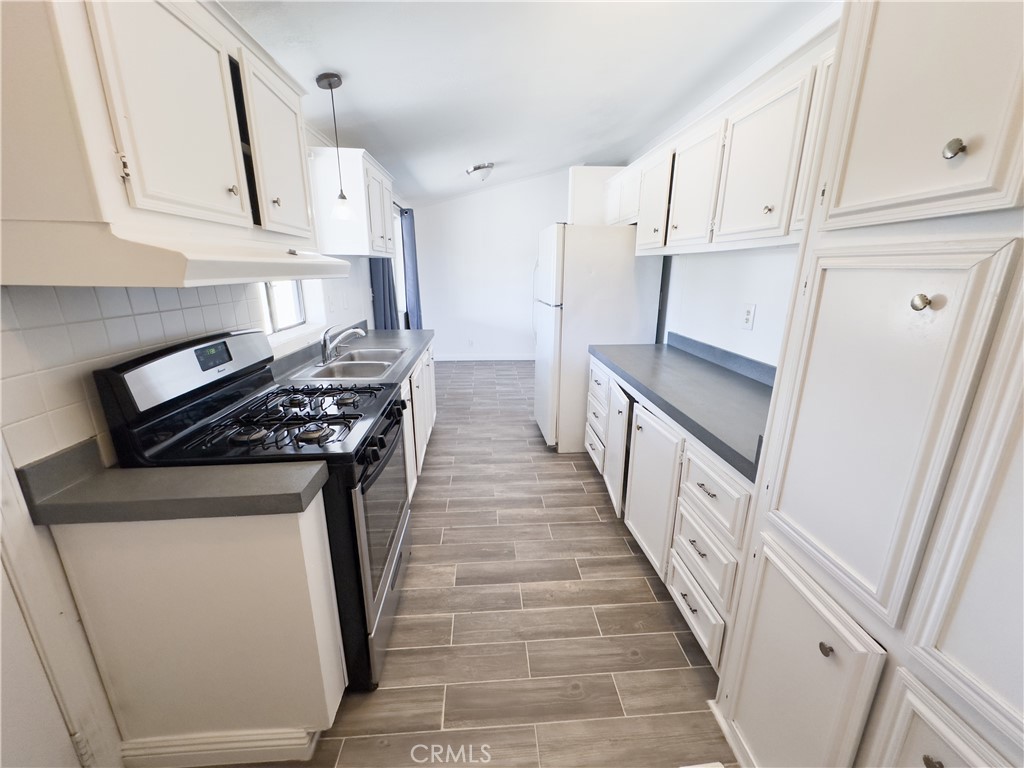 4175 Nyack Road Phelan, CA 92371 - Photo 7 of 26