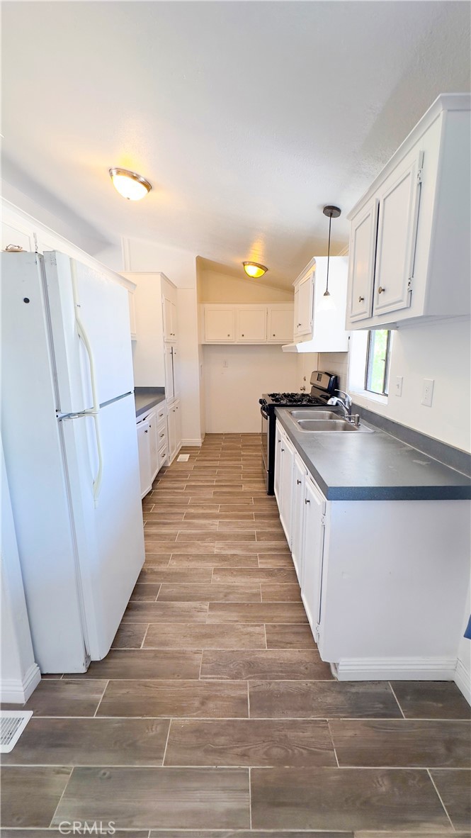 4175 Nyack Road Phelan, CA 92371 - Photo 8 of 26