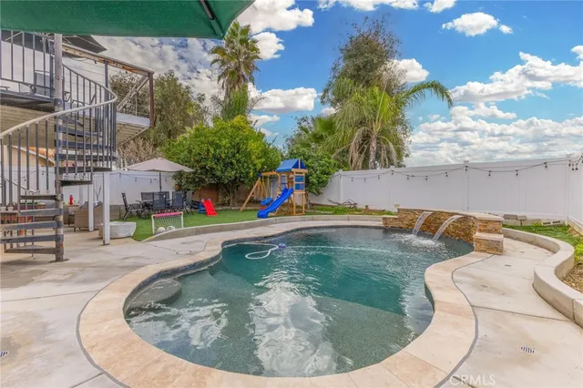 $695,999 | 39714 Rustic Glen Drive, Temecula, CA 92591