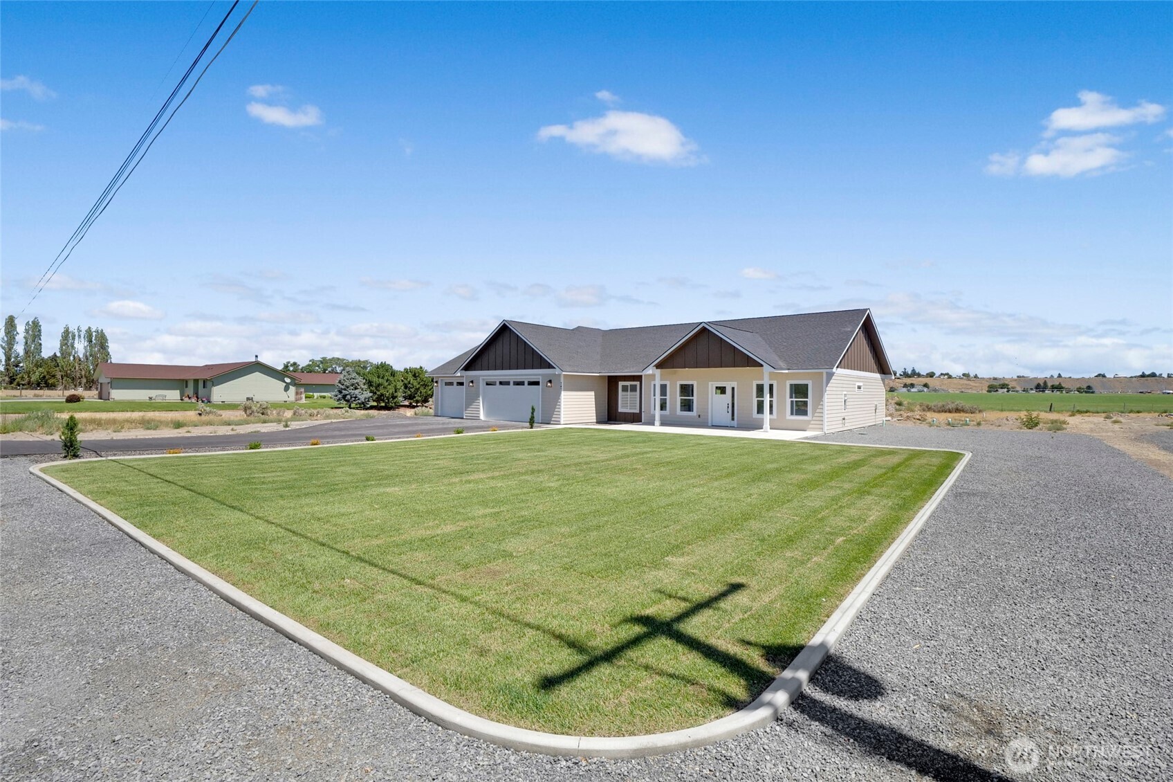 7471 Redmond Road Northeast Moses Lake, WA 98837 - Photo 5 of 38 Gallery Image 5