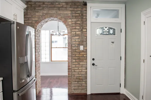 $2,800 | 2026 West McLean Avenue, Unit 2, Chicago, IL 60647