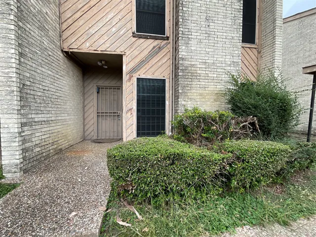 $119,000 | 11280 Braes Forest Drive, Unit 105, Houston, TX 77071