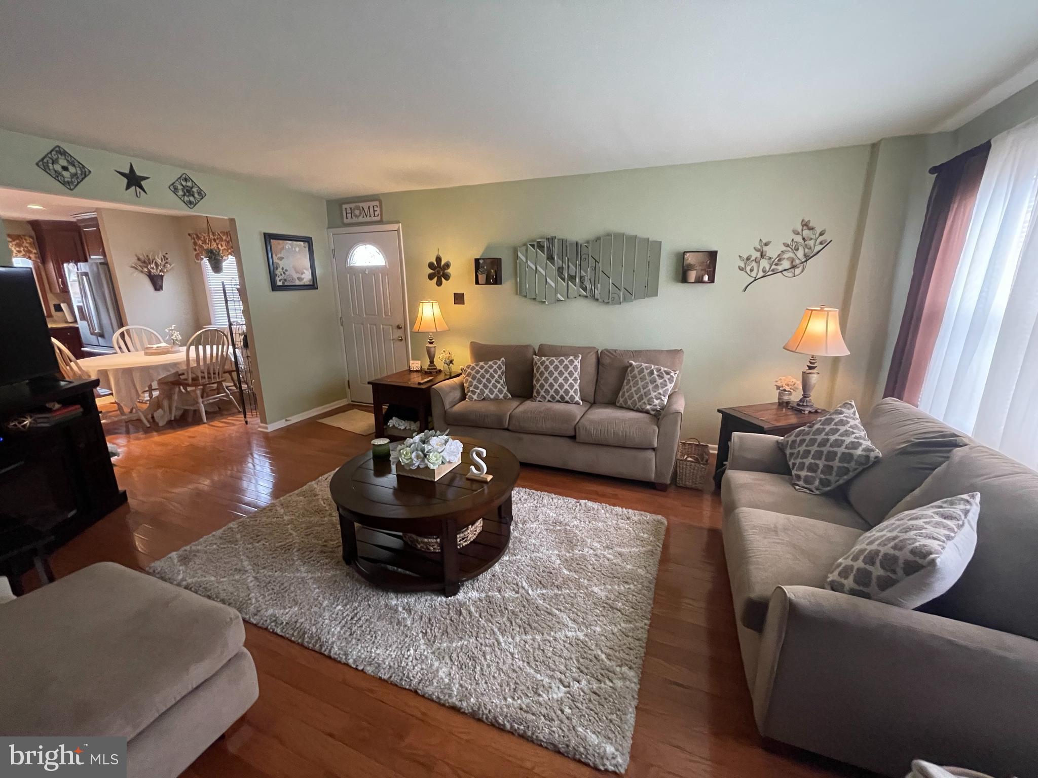 9908 Medway Road Philadelphia, PA 19115 - Photo 6 of 23 Living Room