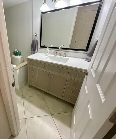 $2,400 | 2101 South Ocean Drive, Unit 1006, Hollywood, FL 33019