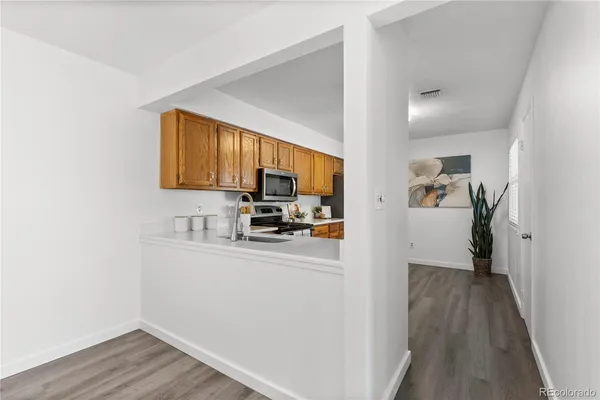 $375,000 | 2215 East Geddes Avenue, Unit B08, Littleton, CO 80122
