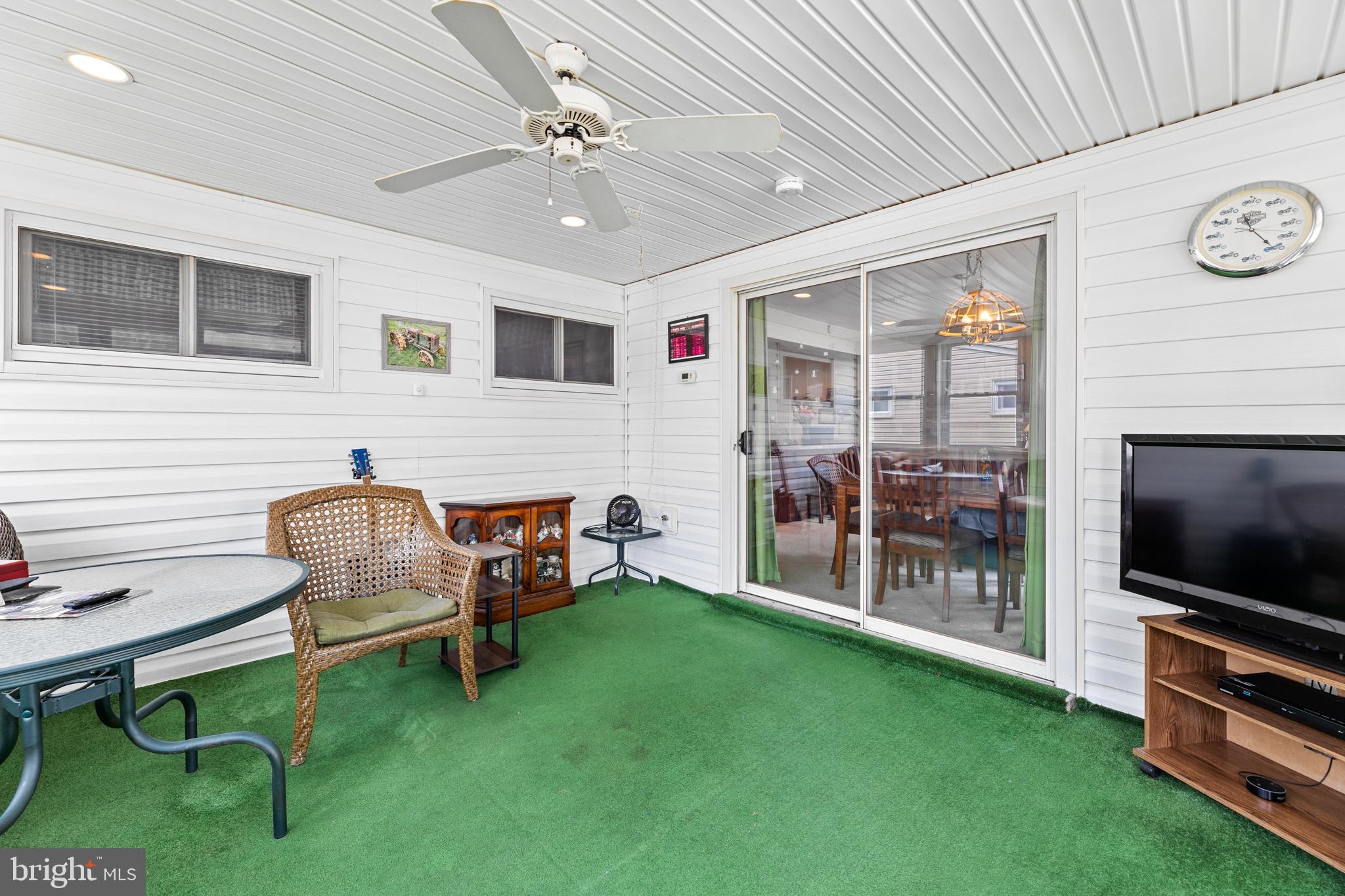 15 Iris Road Levittown, PA 19057 - Photo 29 of 35 Gallery Image 29