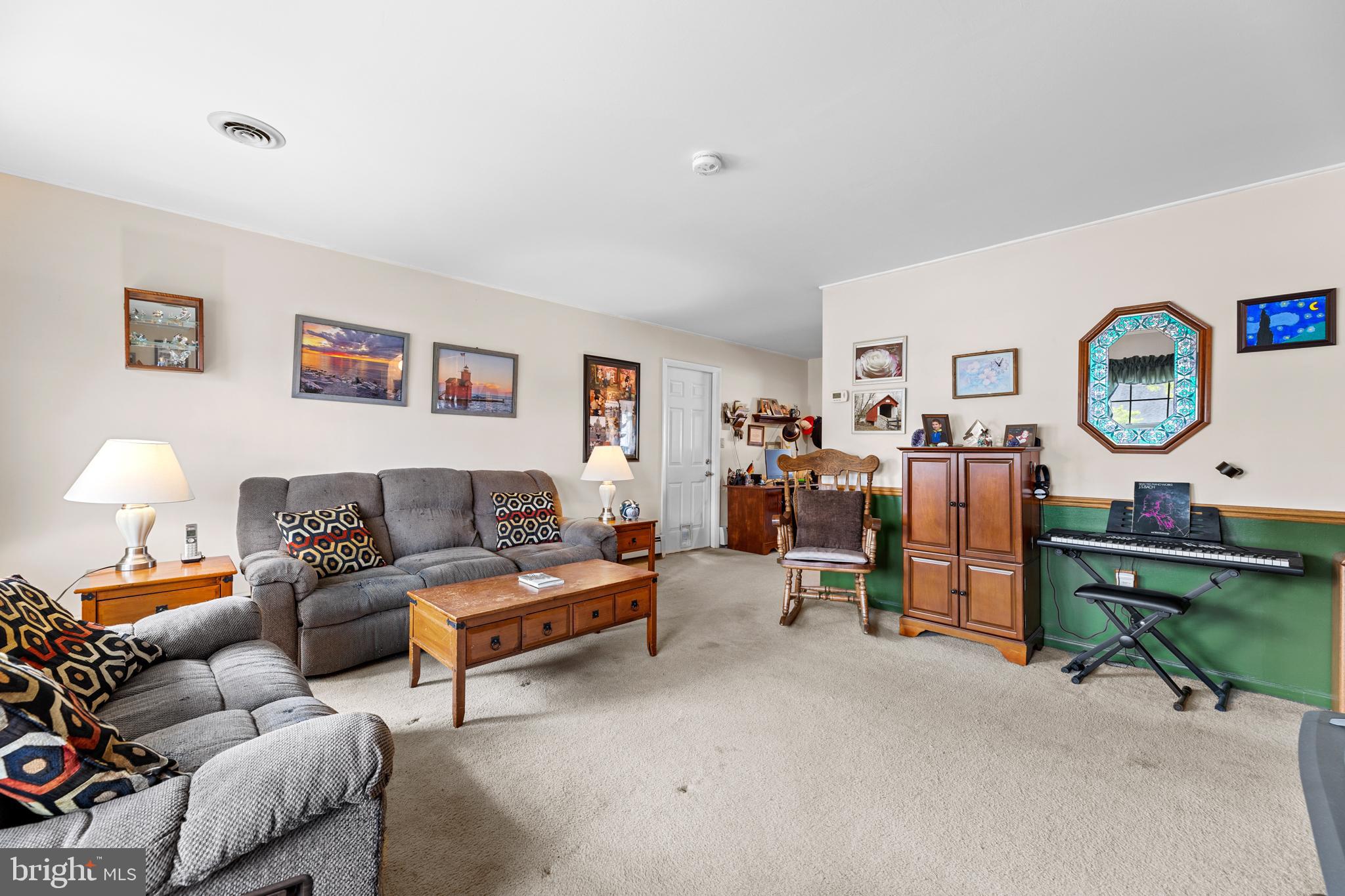 15 Iris Road Levittown, PA 19057 - Photo 4 of 35 Gallery Image 4