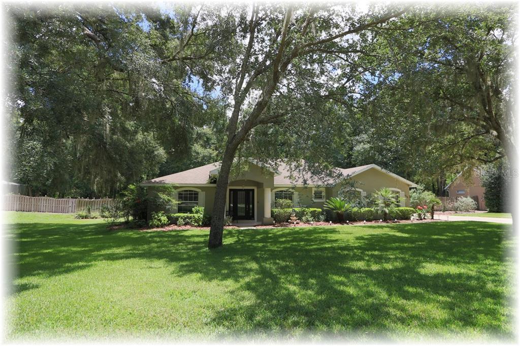Great SE location - True 4 bedrms - On .52 acres!