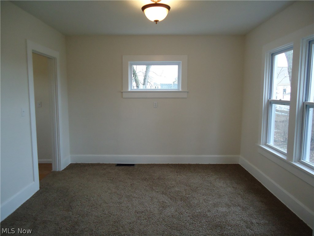7868 Ridge Road Wadsworth, OH 44281 - Photo 14 of 27 Dining Room