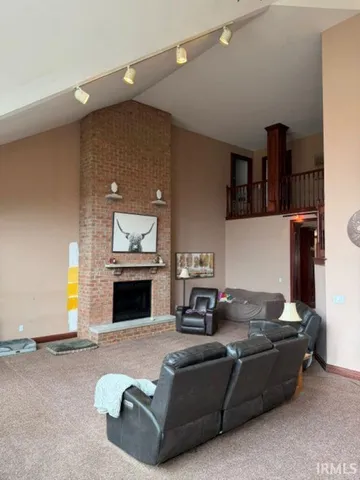 $1,100,000 | 8318 Ashley Avenue, Bloomington, IN 47401