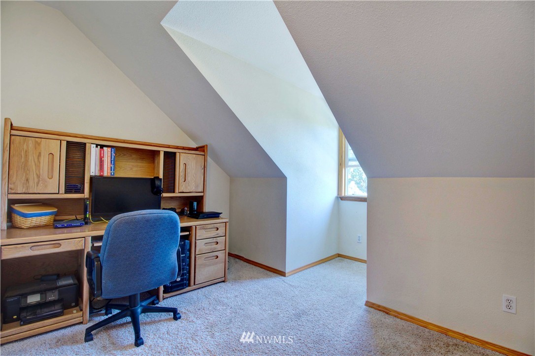 11125 Clark Road Southeast Yelm, WA 98597 - Photo 12 of 25 Gallery Image 12