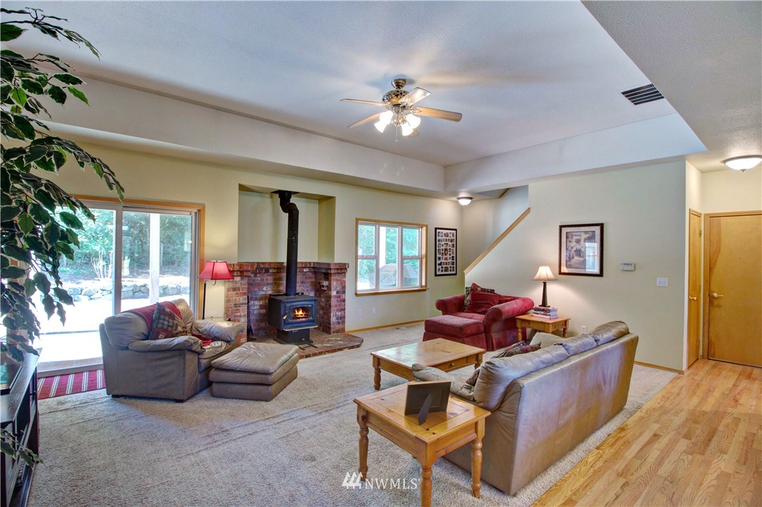11125 Clark Road Southeast Yelm, WA 98597 - Photo 9 of 25 Gallery Image 9