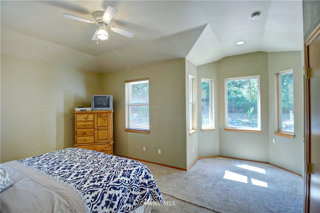 11125 Clark Road Southeast Yelm, WA 98597 - Photo 10 of 25 Gallery Image 10