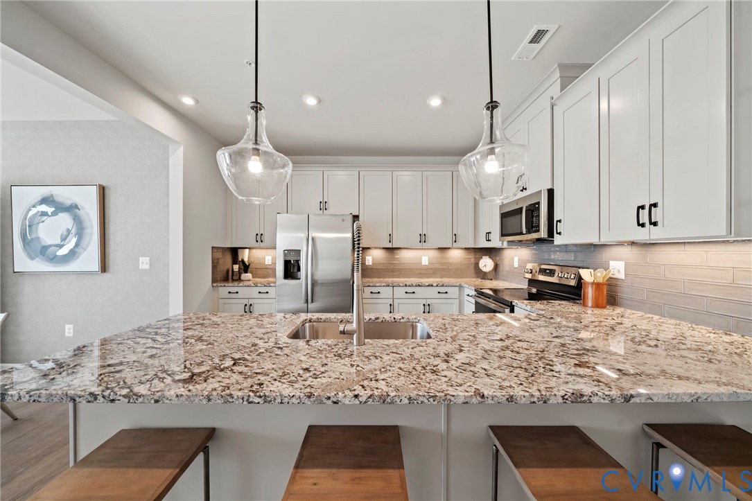 13232 Brattice Loop Midlothian, VA 23114 - Photo 2 of 16